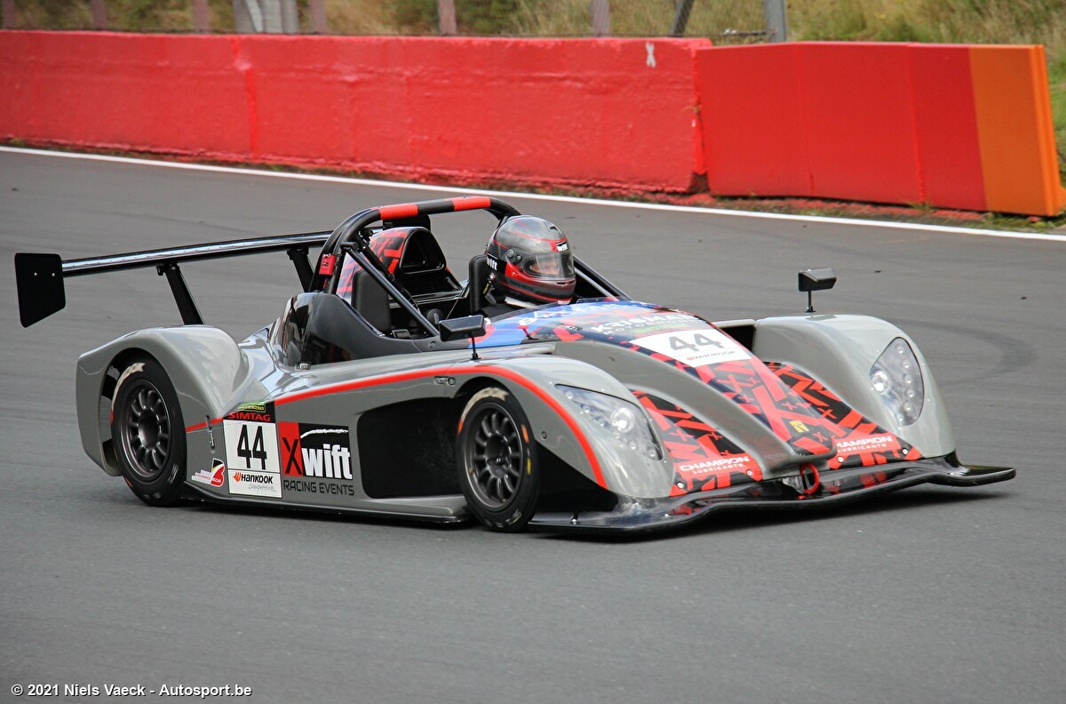 Xwift Racing Clémence Rouceau met Xwift Racing Events naar de Supercar Challenge ...