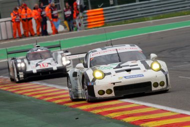 Porsche 911 RSR - Team Manthey