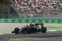 Jenson Button - McLaren-Honda MP4-31 met Halo systeem
