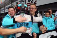 Vreugde in het Leopard Racing-kamp