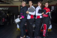 De dames achter het Belgian Audi Club Team WRT