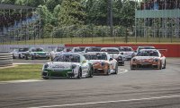 Ayhancan Güven op kop tijdens race 2