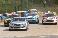 Start Touring Cars met rechts Koen Pauwels