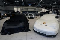 Porsches onder doek