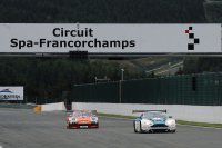 Duel voor de leiding na de pitstops tussen Porsche en Aston Martin