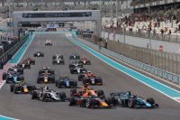 Start hoofdrace formule 2 Abu Dhabi