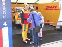 Bereikbaar voor fans, hier Tom Coronel