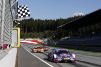 Mattias Ekström wint nipt voor Jamie Green en Nico Müller