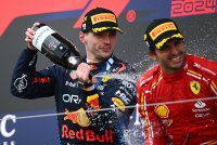 Podium Japan - Verstappen en Sainz