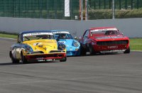 Close racing tussen HARD Racing en de Porsche van Van Elderen