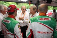 Alessandro Mariani met William De Braekeleer en rijders Tarquini en Monteiro