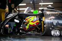 Robin Frijns in de BMW M Hybrid V8