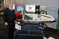 Greenpower CEO Pierre De Canniere bij één van de wagens