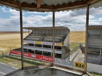Zicht op de hoofdtribune Circuit Reims
