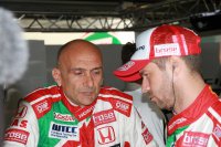 Pech voor Honda-rijders Tarquini en Monteiro