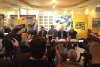 Dušan Borković op de persconferentie met Servische Automobielassociatie