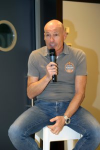 Hans Van de Ven