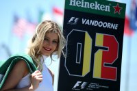 F1 grid girl