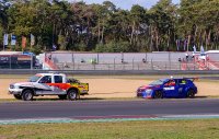 Wagen van Jean-Laurent Navarro wordt weggetakeld