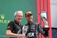 Richard Verschoor wint de F2 hoofdrace