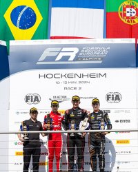 Podium race 2