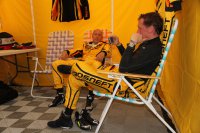 Flink wat wissels in de Lada-tent