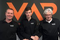 Charles Weerts tekent bij VAR