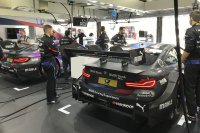 De pitbox van BMW Team RBM