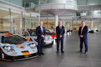 Mike Flewitt (CEO McLaren Automotive) - Mike Jones (CEO Gulf Oil) - Zak Brown (CEO McLaren Racing)