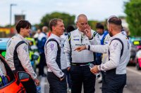 Nederlands onderonsje bij AST met familie Polderman, van Lagen en Steenmetz