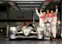 Frank Biela, Emanuele Pirro en Marco Werner bij de Audi R10 TDI