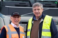 Ook Vlaams minister-president Jan Jambon nam het stuur van een truck