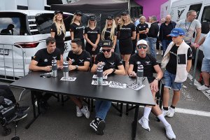 24H Zolder: De handtekeningsessie in beeld 24H Zolder: De handtekeningsessie in beeld