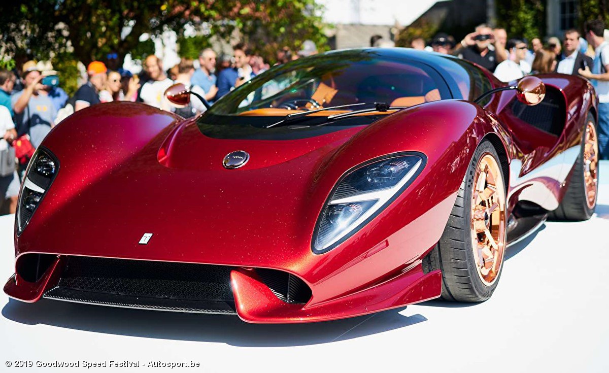 Автомобиль de tomaso