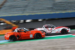 András Király - IL Motorsport - Mazda MX5 vs. Rover Dullaart - Johan Kraan Motorsport - Mazda MX5