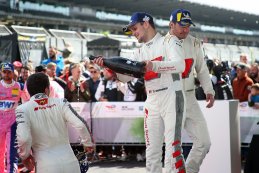 Dries Vanthoor en Frédéric Vervisch vieren de zege - 24h Nürburgring 2022