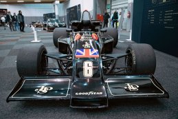 Lotus 77