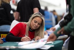 24H Zolder: De Drivers autograph session in beeld gebracht