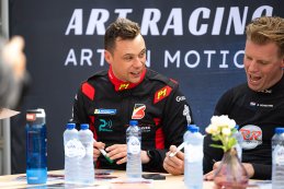 24H Zolder: De Drivers autograph session in beeld gebracht
