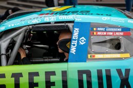 American Festival NASCAR Finals: De parade naar het Heldenplein in beeld gebracht