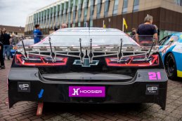 American Festival NASCAR Finals: De parade naar het Heldenplein in beeld gebracht