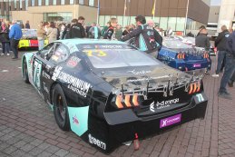 American Festival NASCAR Finals: De parade naar het Heldenplein in beeld gebracht