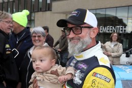 American Festival NASCAR Finals: De parade naar het Heldenplein in beeld gebracht