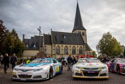 American Festival NASCAR Finals: De parade naar het Heldenplein in beeld gebracht