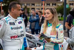 American Festival NASCAR Finals: De parade naar het Heldenplein in beeld gebracht