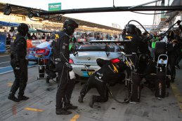 24H Nürburgring: De actie in de pitlane in beeld