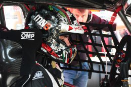 Spa: Babes en de startgrid in beeld
