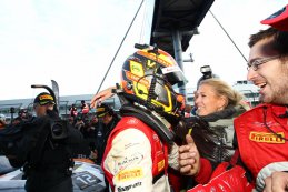 Nürburgring 1000: Laurens Vanthoor viert titel