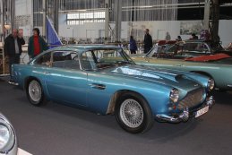 Aston Martin DB4