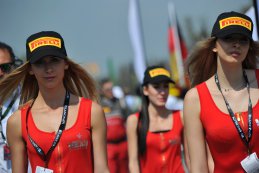 grid girls BES Monza 2015